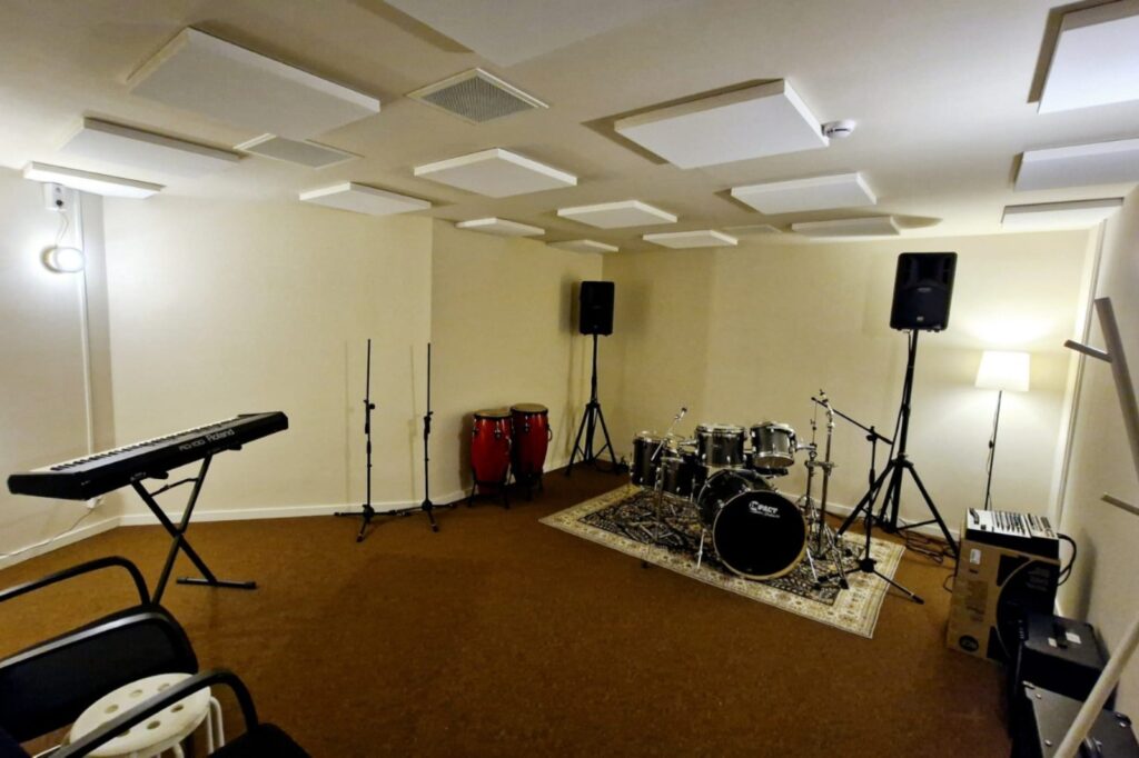 Studio 23